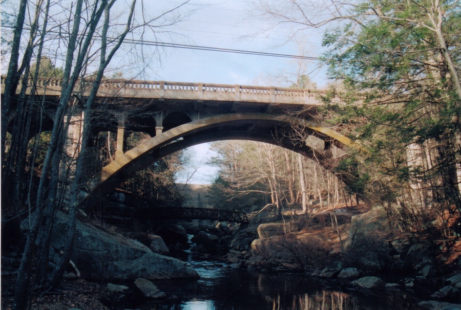South side of bridge, footbridge in distance, reservoir dam in background