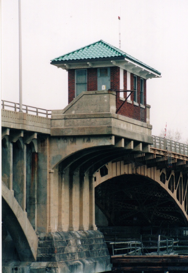 Close-up of operator's house, bascule span to right